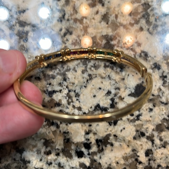 18K gold bangle with channel set emeralds, sapphires, rubies & diamond accents - Picture 2 of 9